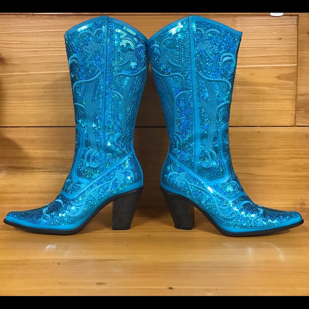 Helen’s Heart Turquoise cowgirl boots!